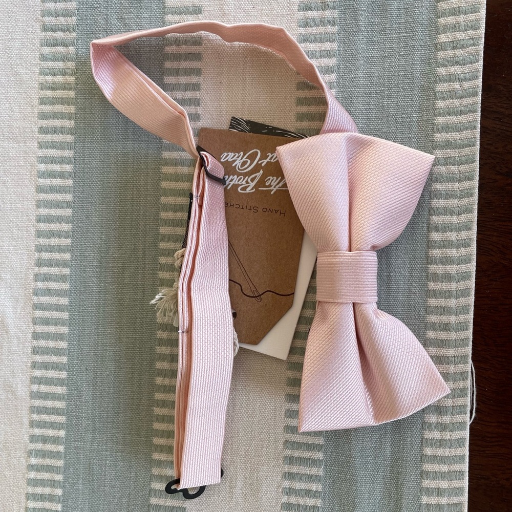 Pink Bow Tie Otaa